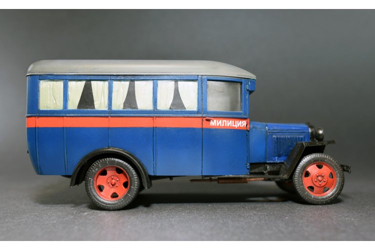 1:35 MiniArt 38005 GAZ-03-30 Mod. 1945 - Soviet Passenger Bus - Min38005 7 - MIN38005