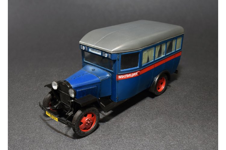 1:35 MiniArt 38005 GAZ-03-30 Mod. 1945 - Soviet Passenger Bus - Min38005 8 - MIN38005