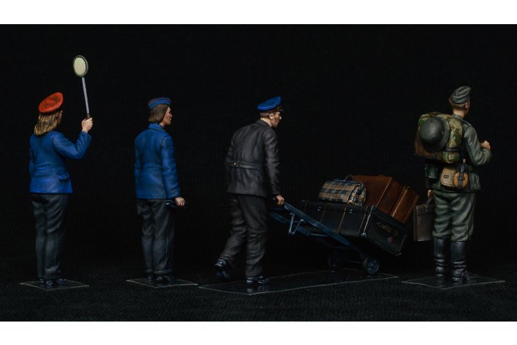 1:35 MiniArt 38010 Duits Treinstation Personeel 1930-1940 - 4 Figuren - Min38010 5 - MIN38010