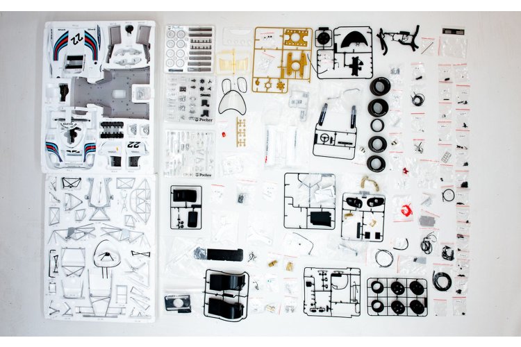 1:8 Pocher HK122F Porsche 917KH MARTINI Edition - Le Mans Winnaar - Raceauto - Pchk122f 11 - PCHK122F