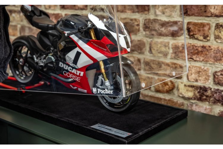 1:4 Pocher HK201 Acryl Displaykast voor Motorfiets - 690 x 290 x 400 mm - Pchk201 4 - PCHK201