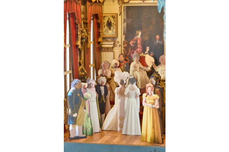 Revell 00542 Tiny Adventures &ndash; Bridgerton &ldquo;The Duke and I&rdquo; &ndash; Book Nook with LED Lighting &ndash; 18x11x23cm - Rev00542 4 - REV00542