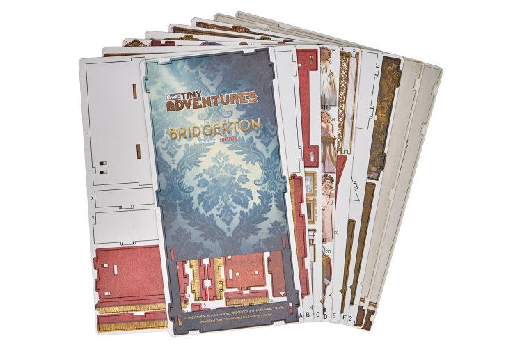 Revell 00542 Tiny Adventures &ndash; Bridgerton &ldquo;The Duke and I&rdquo; &ndash; Book Nook with LED Lighting &ndash; 18x11x23cm - Rev00542 9 - REV00542