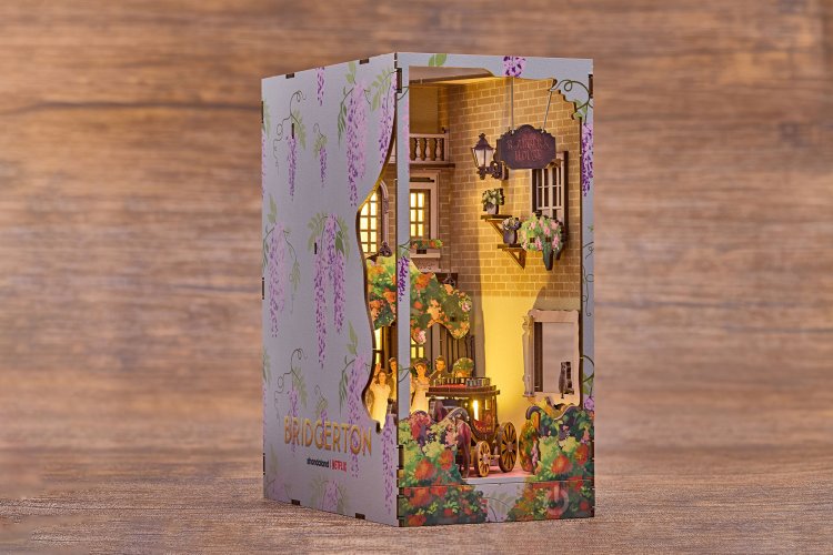 Revell 00543 Tiny Adventures &ndash; Bridgerton &ldquo;Into the Light&rdquo; &ndash; Book Nook with LED Lighting &ndash; 18x11x23cm - Rev00543 3 - REV00543