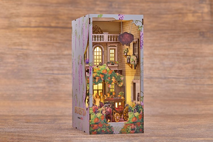 Revell 00543 Tiny Adventures &ndash; Bridgerton &ldquo;Into the Light&rdquo; &ndash; Book Nook with LED Lighting &ndash; 18x11x23cm - Rev00543 4 - REV00543