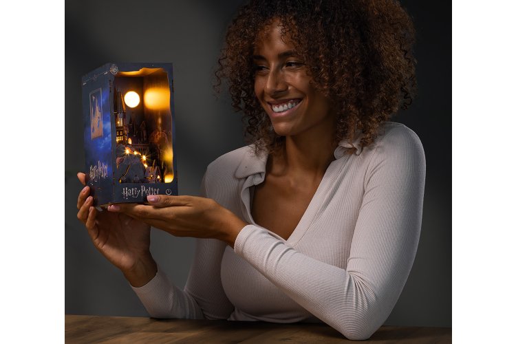 Revell 00544 Tiny Adventures - Harry Potter - Hogwarts Castle - Boekhoekje met LED-verlichting - 18 x 11 x 23 cm - Rev00544 10 - REV00544