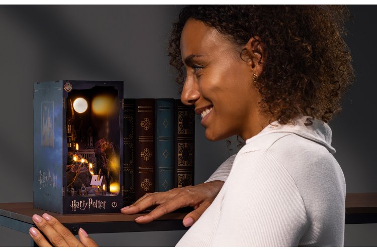 Revell 00544 Tiny Adventures - Harry Potter - Hogwarts Castle - Boekhoekje met LED-verlichting - 18 x 11 x 23 cm - Rev00544 12 - REV00544