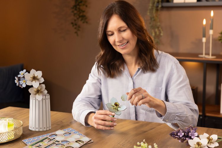 Revell 00630 Flowers - Bloemenfestival - Houten Bloemen met Vaas - Rev00630 10 - REV00630