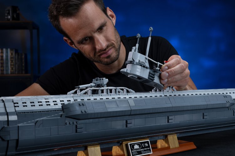 1:56 Revell 00960 Brick System &ndash; Submarine &ldquo;Das Boot&rdquo; with Full Interior and Movie Poster &ndash; Submarine - Rev00960 16 - REV00960