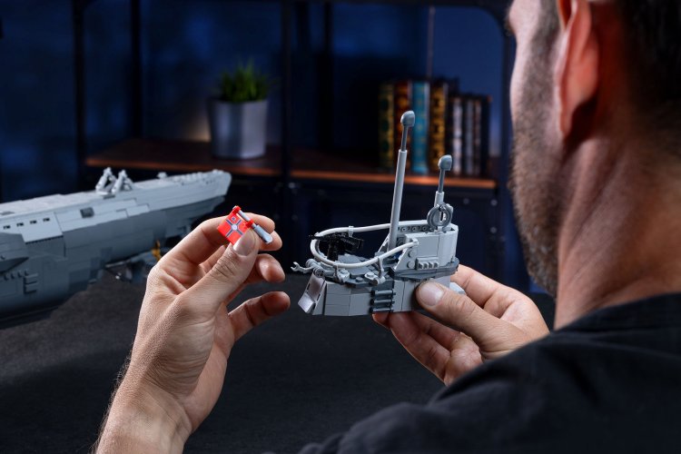 1:56 Revell 00960 Brick System &ndash; Submarine &ldquo;Das Boot&rdquo; with Full Interior and Movie Poster &ndash; Submarine - Rev00960 17 - REV00960
