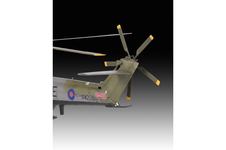 1:32 Revell 03758 SA 330/Westland Puma HC.1 - British Transport Helicopter - Rev03758 2 - REV03758