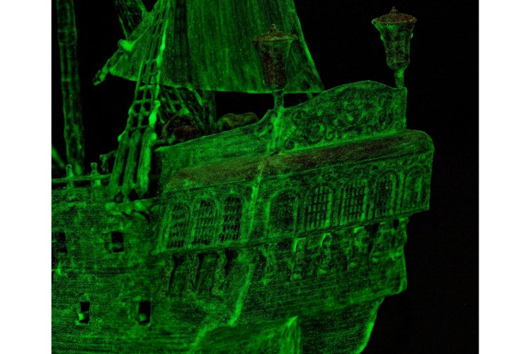 1:150 Revell 05435 Ghost Ship easy-click-system with  Night Color - Rev05435 ghost ship 04 - REV05435