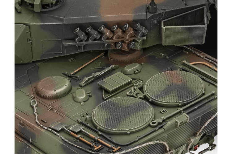 1:35 Revell 05631 - 70 Jaar Bundeswehr Leopard 2 A6A2 - Exclusieve Editie - Duitse Tank - Geschenkset - Rev05631 9 - REV05631