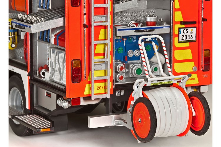 1:24 Revell 07404 Mercedes-Benz Atego 1529 AF Schlingmann LF20/16 - Fire Truck - Rev07404 5 - REV07404