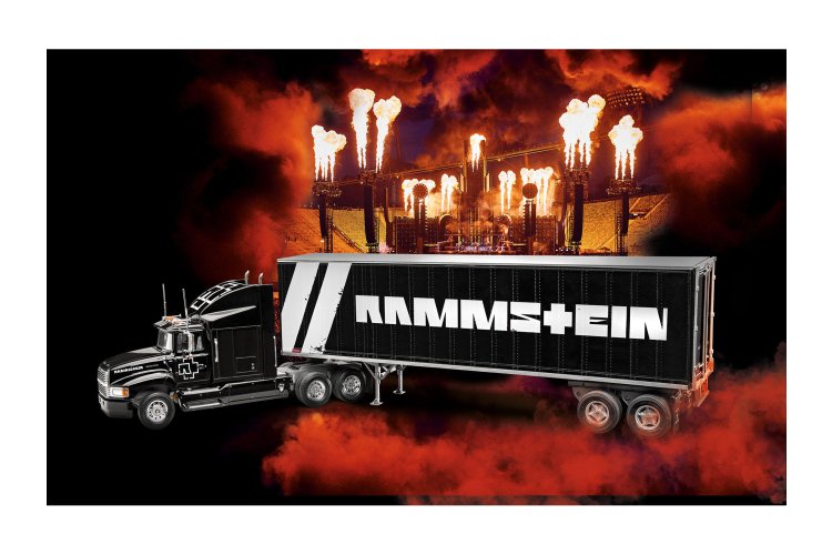1:32 Revell 07658 Tour Truck Rammstein - Gift Set - Rev07658 6 - REV07658