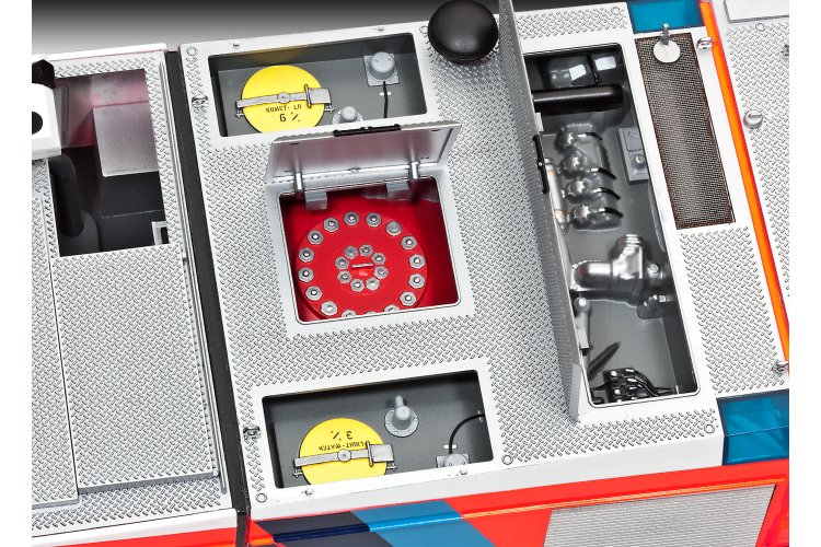 1:24 Revell 07747 GFLF Simba 8x8 &ndash; Airport Fire Truck - Rev07747 5 - REV07747