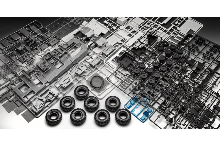 1:24 Revell 07747 GFLF Simba 8x8 &ndash; Airport Fire Truck - Rev07747 9 - REV07747