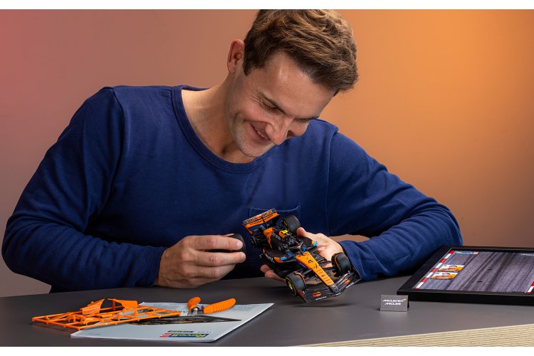 1:20 Revell 07748 McLaren MCL39 2025 met Standaard - Formule 1-auto - Click System - Rev07748 24 - REV07748