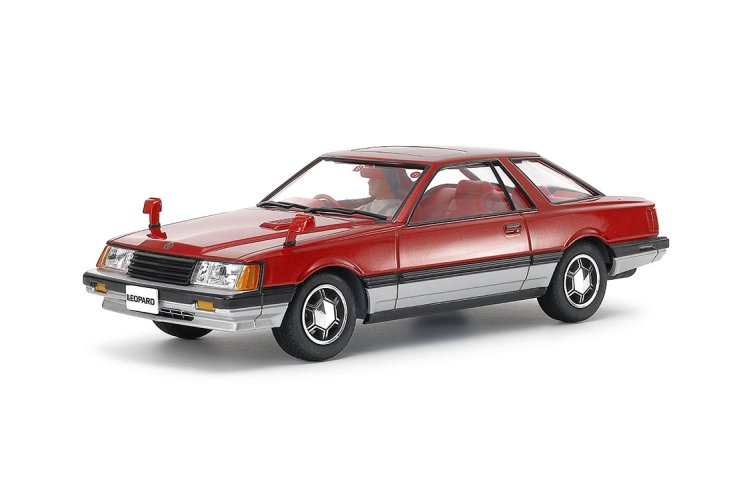 1:24 Tamiya 24378 Nissan Leopard 2-Door Hardtop 280X SF-L - Japanse Klassieke Luxeauto - Tam24378 2 - TAM24378
