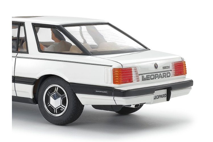 1:24 Tamiya 24378 Nissan Leopard 2-Door Hardtop 280X SF-L - Japanse Klassieke Luxeauto - Tam24378 6 - TAM24378