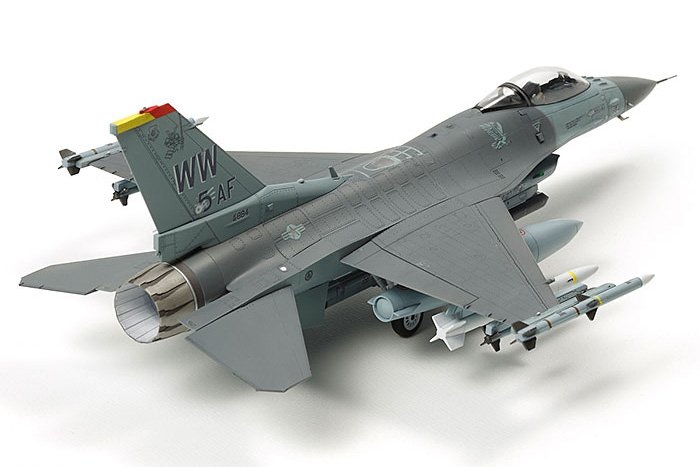 1:72 Tamiya 60788 Lockheed Martin F-16CJ Block 50 Fighting Falcon with Full Equipment &ndash; Jet Fighter - Tam60788 3 - TAM60788