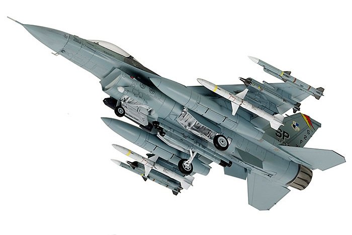 1:72 Tamiya 60788 Lockheed Martin F-16CJ Block 50 Fighting Falcon with Full Equipment &ndash; Jet Fighter - Tam60788 4 - TAM60788