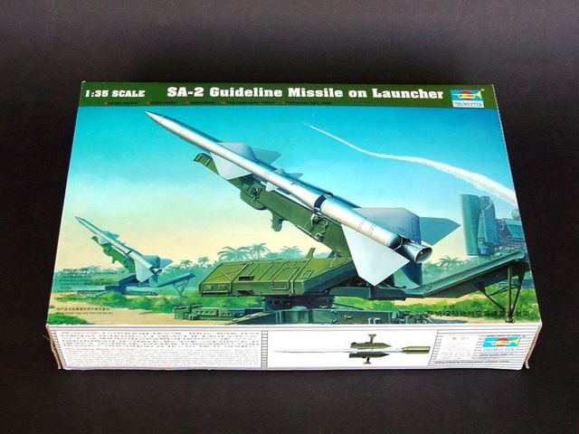 1:35 Trumpeter 00206 J27:J66 SA-2 Guideline Missile met Lanceerinrichting - Sovjet Luchtafweerraket - Tru00206 2 - TRU00206