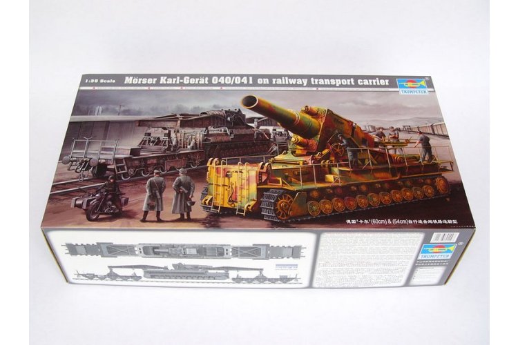 1:35 Trumpeter 00209 M&ouml;rser Karl-Ger&auml;t 040/041 on Railway Transport Wagon WWII &ndash; German Heavy Mortar - Tru00209 2 - TRU00209