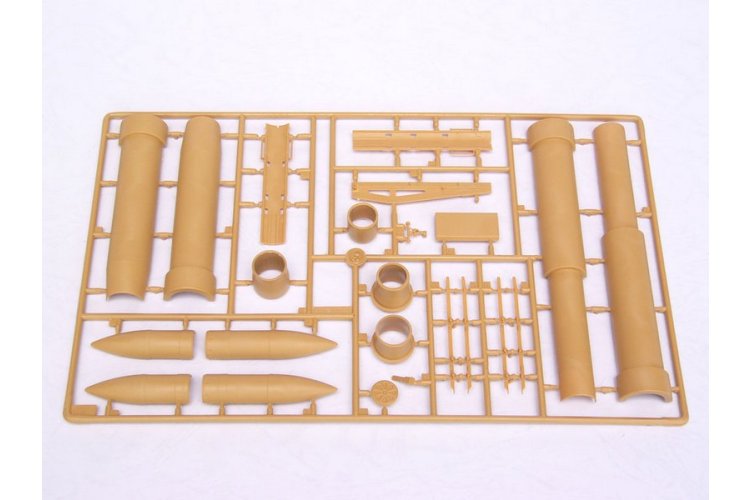 1:35 Trumpeter 00209 M&ouml;rser Karl-Ger&auml;t 040/041 on Railway Transport Wagon WWII &ndash; German Heavy Mortar - Tru00209 21 - TRU00209