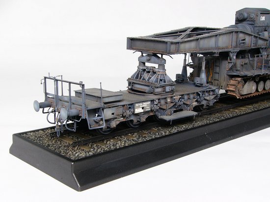 1:35 Trumpeter 00209 M&ouml;rser Karl-Ger&auml;t 040/041 on Railway Transport Wagon WWII &ndash; German Heavy Mortar - Tru00209 3 - TRU00209