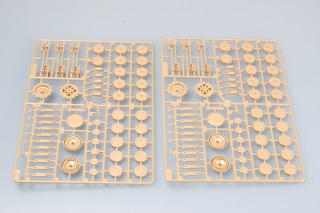 1:35 Trumpeter 00215 M&ouml;rser Karl-Ger&auml;t 040/041 WWII &ndash; German Heavy Mortar - Tru00215 9 - TRU00215