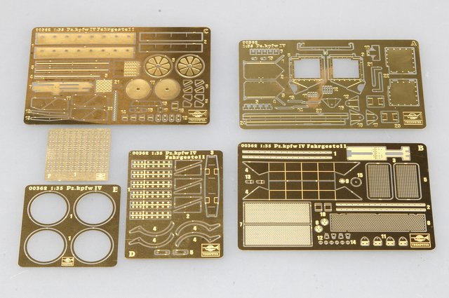1:35 Trumpeter 00362 Pz.Kpfw. IV Ausf. D/E Fahrgestell WWII - Duits Tankchassis - Tru00362 7 - TRU00362