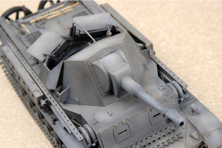 1:35 Trumpeter 00373 Heuschrecke IVb Grasshopper - 10,5cm leFH 18/1 L/28 auf Waffentr&auml;ger IVb - Duitse Houwitser - Tru00373 10 - TRU00373