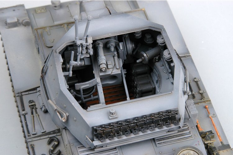 1:35 Trumpeter 00374 Sd.Kfz.165/1 Gesch&uuml;tzwagen IVb f&uuml;r 10,5cm leFH 18/1 (Sf.) WWII - Duitse Houwitser - Tru00374 13 - TRU00374