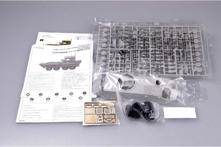 1:35 Trumpeter 00393 USMC LAV-AD - Light Armored Vehicle-Air Defense - Amerikaans Luchtafweervoertuig - Tru00393 4 - TRU00393