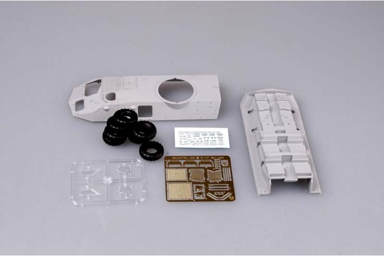 1:35 Trumpeter 00393 USMC LAV-AD - Light Armored Vehicle-Air Defense - Amerikaans Luchtafweervoertuig - Tru00393 5 - TRU00393