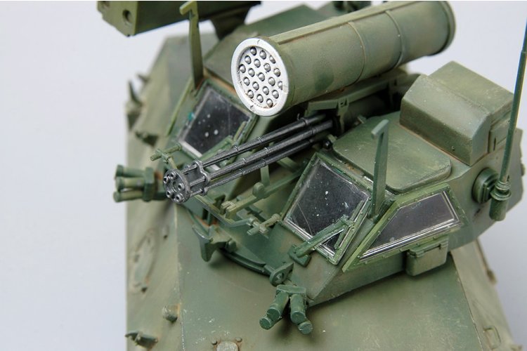 1:35 Trumpeter 00393 USMC LAV-AD - Light Armored Vehicle-Air Defense - Amerikaans Luchtafweervoertuig - Tru00393 9 - TRU00393