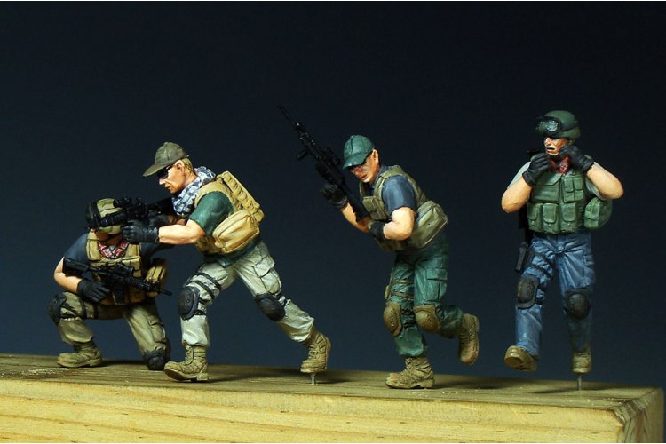 1:35 Trumpeter 00419 PMC in Iraq 2005 Armed Assault Team - Figures - Tru00419 8 - TRU00419