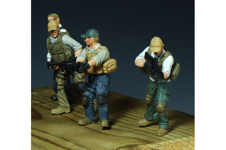 1:35 Trumpeter 00420 PMC in Iraq 2005 VIP Security guards - Figures - Tru00420 6 - TRU00420