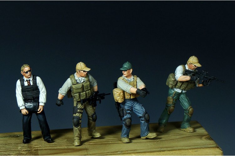 1:35 Trumpeter 00420 PMC in Iraq 2005 VIP Security guards - Figures - Tru00420 7 - TRU00420
