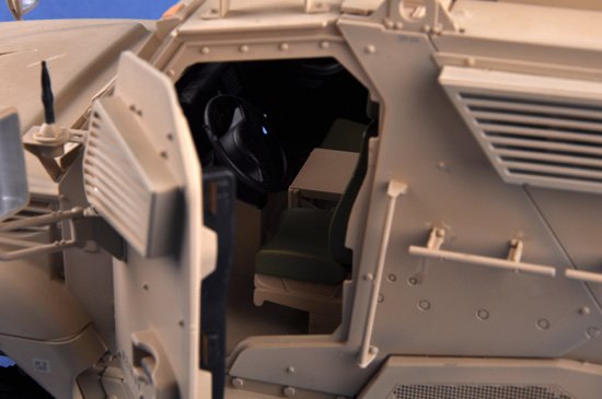 1:16 Trumpeter 00931 International MaxxPro MRAP - Amerikaans Gepantserd Patrouillevoertuig - Tru00931 23 - TRU00931