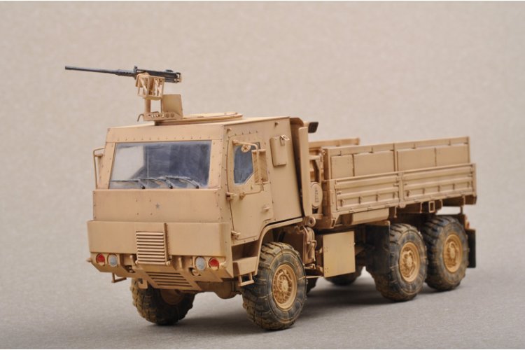 1:35 Trumpeter 01008 M1083 FMTV Armor Cab - Amerikaanse Militaire Vrachtwagen - Tru01008 6 - TRU01008
