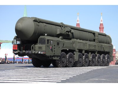 1:35 Trumpeter 01082 15U175 TEL van RS-12M1 Topol-M ICBM-complex - Russische Mobiele Raketlanceerder - Tru01082 1 - TRU01082