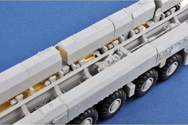 1:35 Trumpeter 01082 15U175 TEL van RS-12M1 Topol-M ICBM-complex - Russische Mobiele Raketlanceerder - Tru01082 45 - TRU01082