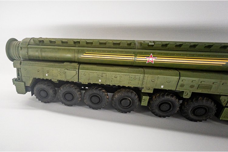 1:35 Trumpeter 01082 15U175 TEL van RS-12M1 Topol-M ICBM-complex - Russische Mobiele Raketlanceerder - Tru01082 60 - TRU01082