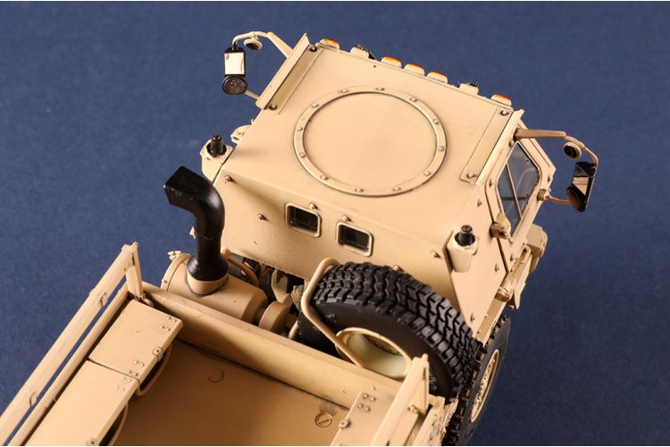 1:35 Trumpeter 01097 M1078A1P2 LMTV - Amerikaanse Militaire Truck - Tru01097 38 - TRU01097