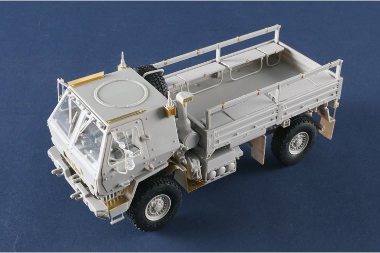 1:35 Trumpeter 01097 M1078A1P2 LMTV - Amerikaanse Militaire Truck - Tru01097 6 - TRU01097