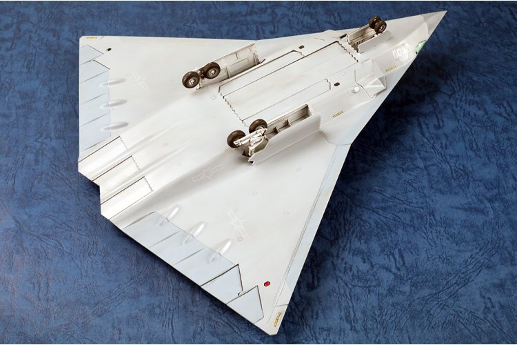 1:72 Trumpeter 01689 PLAAF J-36 Prototype - Chinees Gevechtsvliegtuig - Tru01689 10 - TRU01689