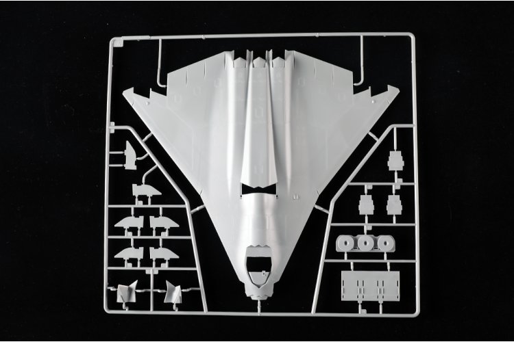 1:72 Trumpeter 01689 PLAAF J-36 Prototype - Chinees Gevechtsvliegtuig - Tru01689 16 - TRU01689
