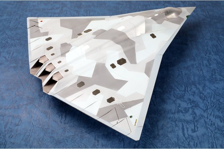 1:72 Trumpeter 01689 PLAAF J-36 Prototype - Chinees Gevechtsvliegtuig - Tru01689 7 - TRU01689